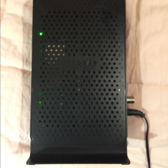 NETGEAR Cable Modem Router Model C3700v2 N600 Wireless WiFi DOCSIS 3.0 2-Port - Picture 9 of 14